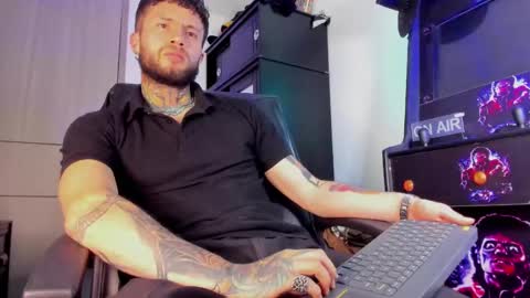 Snapshot of master_steven_01 chatting on 03/09/25, 01:46 steven online show from 03/09/25, 01:46