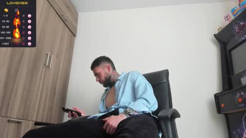 Snapshot of master_steven_01 chatting on 02/12/26, 04:24 steven online show from 02/12/26, 04:24