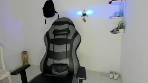 Snapshot of masteralda09 chatting on 12/03/25, 01:42 Alpha junior online show from 12/03/25, 01:42