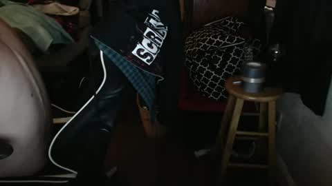 Snapshot of masterbatemike1 chatting on 12/12/24, 01:06 MasterbateMike online show from 12/12/24, 01:06