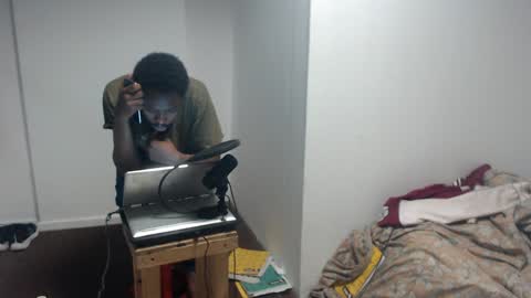 Snapshot of masterdomfuck chatting on 01/31/25, 12:50 Masterdomfuck online show from 01/31/25, 12:50