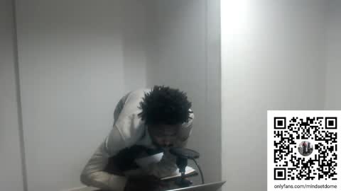 Snapshot of masterdomfuck chatting on 11/08/25, 01:17 Masterdomfuck online show from 11/08/25, 01:17