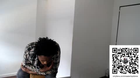 Snapshot of masterdomfuck chatting on 12/01/25, 03:17 Masterdomfuck online show from 12/01/25, 03:17