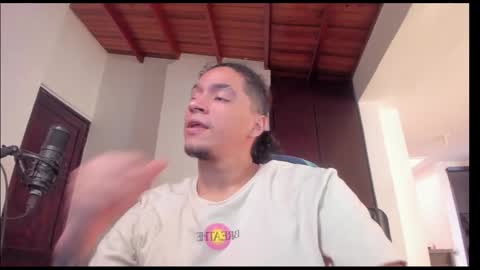 Snapshot of masterjuanc chatting on 02/15/25, 06:12 Juan Independent Model online show from 02/15/25, 06:12