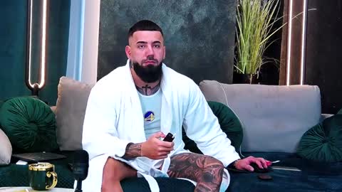 Snapshot of masterkingofmuscle chatting on 02/03/25, 07:18 masterkingofmuscle online show from 02/03/25, 07:18