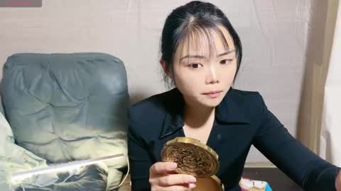 Snapshot of masubaby chatting on 11/11/25, 10:59 SuSu online show from 11/11/25, 10:59