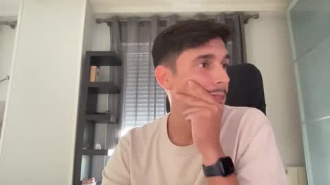 Snapshot of matahavi chatting on 09/26/25, 04:33 Aaron online show from 09/26/25, 04:33