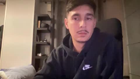 Snapshot of matahavi chatting on 12/04/25, 06:27 Aaron online show from 12/04/25, 06:27