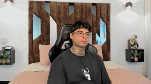 mateo_dilucajs1 online show from 09/24/25, 07:28