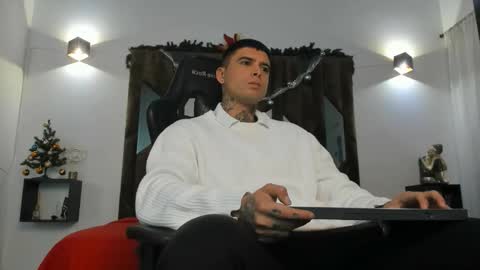 mateo_dilucajs1 online show from 12/03/25, 10:02