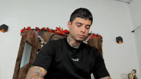 mateo_dilucajs1 online show from 12/22/25, 10:01