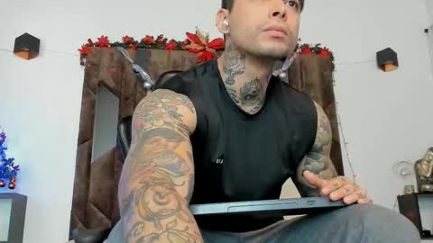 mateo_dilucajs1 online show from 12/23/25, 10:24