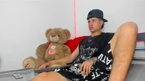 mateo_escobar online show from 10/25/25, 08:25