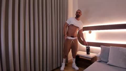 Snapshot of mateo_ospinaa chatting on 02/27/26, 08:20 Mateo online show from 02/27/26, 08:20