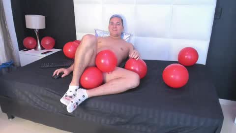 Snapshot of mateoandmia chatting on 01/25/25, 02:26 Matheo and Mia online show from 01/25/25, 02:26