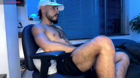 Snapshot of mateobaer_ chatting on 07/15/26, 08:30 Mateo Baer online show from 07/15/26, 08:30