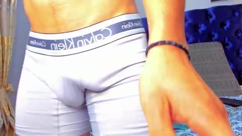 Snapshot of mateoking1 chatting on 02/25/25, 07:42 MATEO KING online show from 02/25/25, 07:42