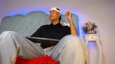 Matheo online show from 05/05/26, 03:03