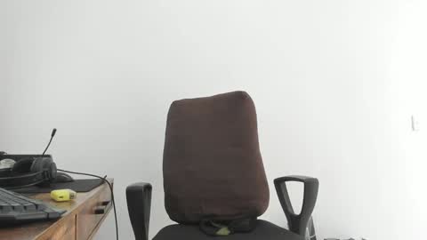 Snapshot of matheusbeard2 chatting on 01/27/25, 06:41 Matheus online show from 01/27/25, 06:41