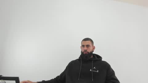 Snapshot of matheusbeard2 chatting on 01/28/25, 05:35 Matheus online show from 01/28/25, 05:35