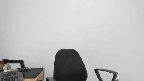 Snapshot of matheusbeard2 chatting on 01/28/25, 08:36 Matheus online show from 01/28/25, 08:36