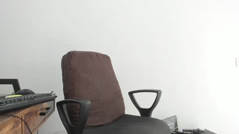 Snapshot of matheusbeard2 chatting on 01/31/25, 06:47 Matheus online show from 01/31/25, 06:47