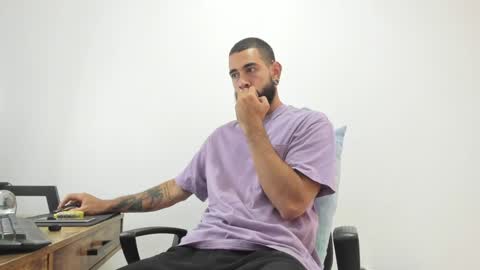 Snapshot of matheusbeard2 chatting on 02/03/25, 09:29 Matheus online show from 02/03/25, 09:29