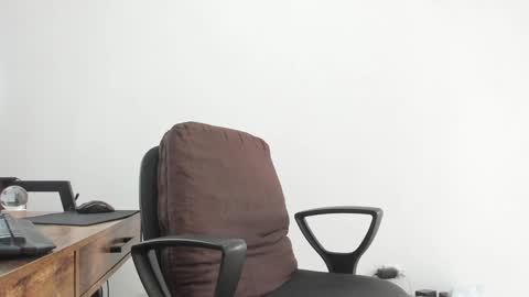 Snapshot of matheusbeard2 chatting on 02/04/25, 07:22 Matheus online show from 02/04/25, 07:22