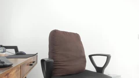 Snapshot of matheusbeard2 chatting on 02/26/25, 08:11 Matheus online show from 02/26/25, 08:11