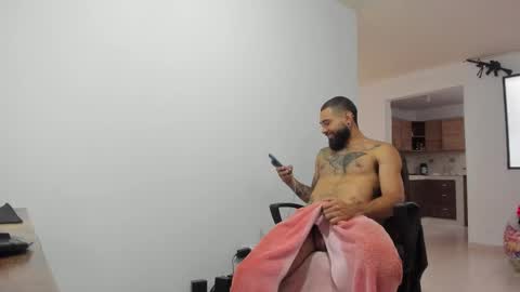 Snapshot of matheusbeard2 chatting on 02/28/25, 08:28 Matheus online show from 02/28/25, 08:28