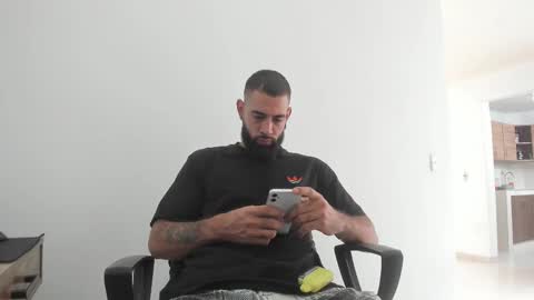 Snapshot of matheusbeard2 chatting on 03/06/25, 06:48 Matheus online show from 03/06/25, 06:48