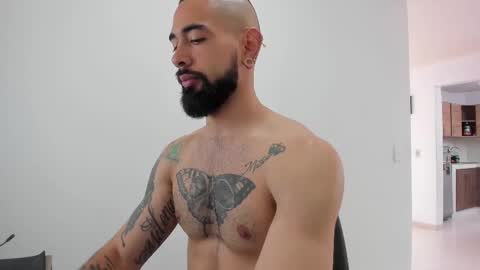 Snapshot of matheusbeard2 chatting on 09/18/25, 02:52 Matheus online show from 09/18/25, 02:52