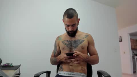 Snapshot of matheusbeard2 chatting on 09/25/25, 06:55 Matheus online show from 09/25/25, 06:55