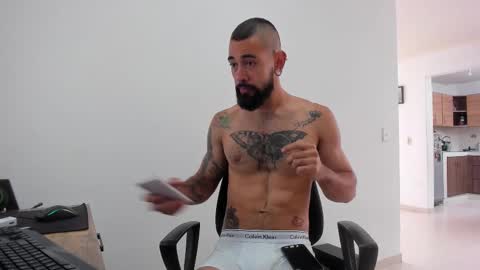 Snapshot of matheusbeard2 chatting on 09/30/25, 06:13 Matheus online show from 09/30/25, 06:13