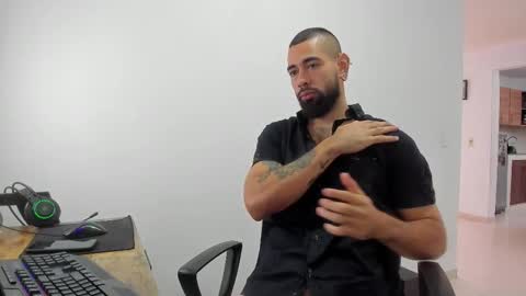 Snapshot of matheusbeard2 chatting on 10/08/25, 04:15 Matheus online show from 10/08/25, 04:15