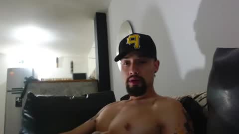 STRURIBE ON INSTAGRAM online show from 12/30/24, 10:01