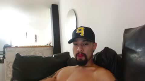 STRURIBE ON INSTAGRAM online show from 12/31/24, 04:57