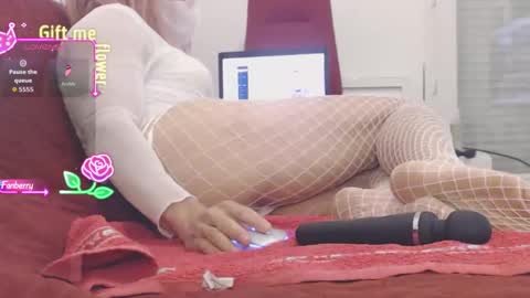 LooLa online show from 12/05/25, 08:05