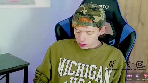 Snapshot of mathwx_ chatting on 11/28/25, 11:35 Alejandro Alex online show from 11/28/25, 11:35