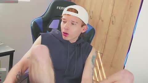 Snapshot of mathwx_ chatting on 11/30/25, 06:23 Alejandro Alex online show from 11/30/25, 06:23