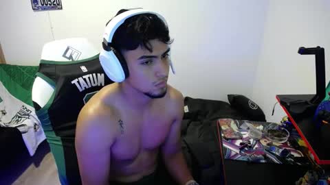 Snapshot of matias_bianco01 chatting on 10/02/25, 05:25 matias online show from 10/02/25, 05:25