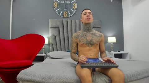 Snapshot of matias_son chatting on 01/04/25, 10:45 Matias Son online show from 01/04/25, 10:45