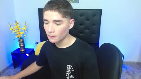 Snapshot of matiii18 chatting on 10/06/25, 08:17 Mati online show from 10/06/25, 08:17