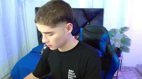 Snapshot of matiii18 chatting on 10/14/25, 01:56 Mati online show from 10/14/25, 01:56