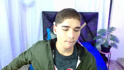 Snapshot of matiii18 chatting on 10/27/25, 02:10 Mati online show from 10/27/25, 02:10