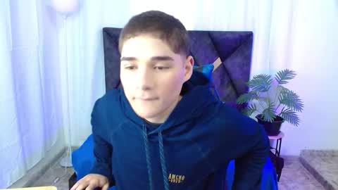 Snapshot of matiii18 chatting on 10/28/25, 01:36 Mati online show from 10/28/25, 01:36