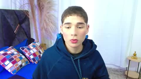 Snapshot of matiii18 chatting on 11/06/25, 01:56 Mati online show from 11/06/25, 01:56