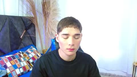 Snapshot of matiii18 chatting on 11/11/25, 01:44 Mati online show from 11/11/25, 01:44