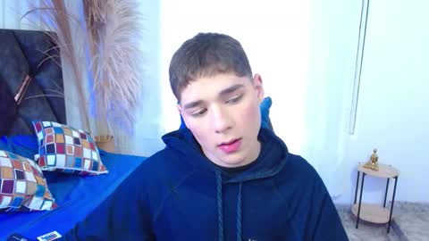 Snapshot of matiii18 chatting on 11/20/25, 01:22 Mati online show from 11/20/25, 01:22