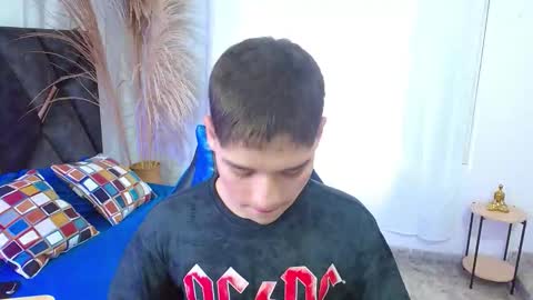 Snapshot of matiii18 chatting on 11/29/25, 01:25 Mati online show from 11/29/25, 01:25